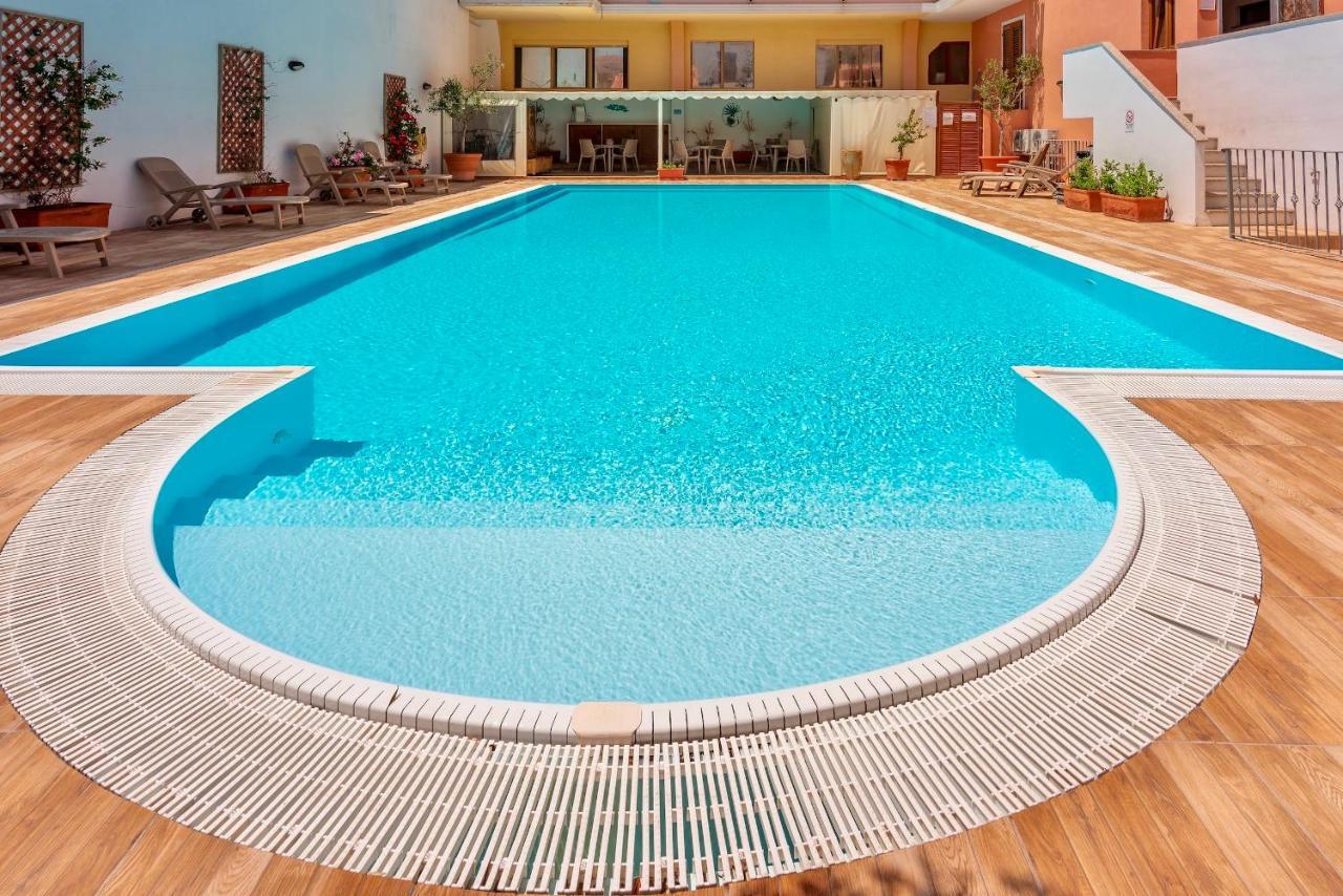 Apartments With Swimming Pool In Santa Teresa Di Gallura Exteriér fotografie